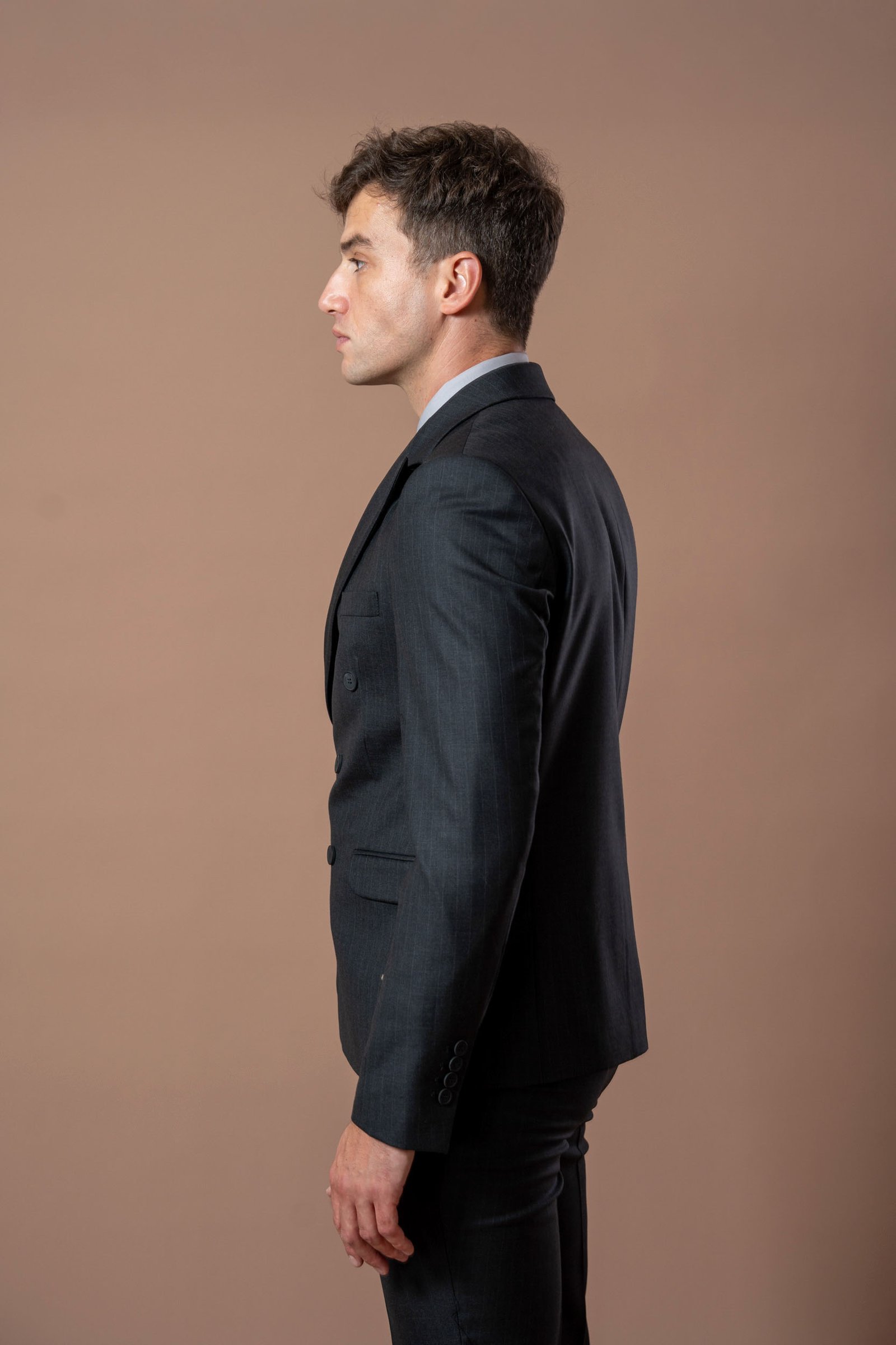 Muško tamno sivo odelo sa diskretnom sivom prugom - Image 6