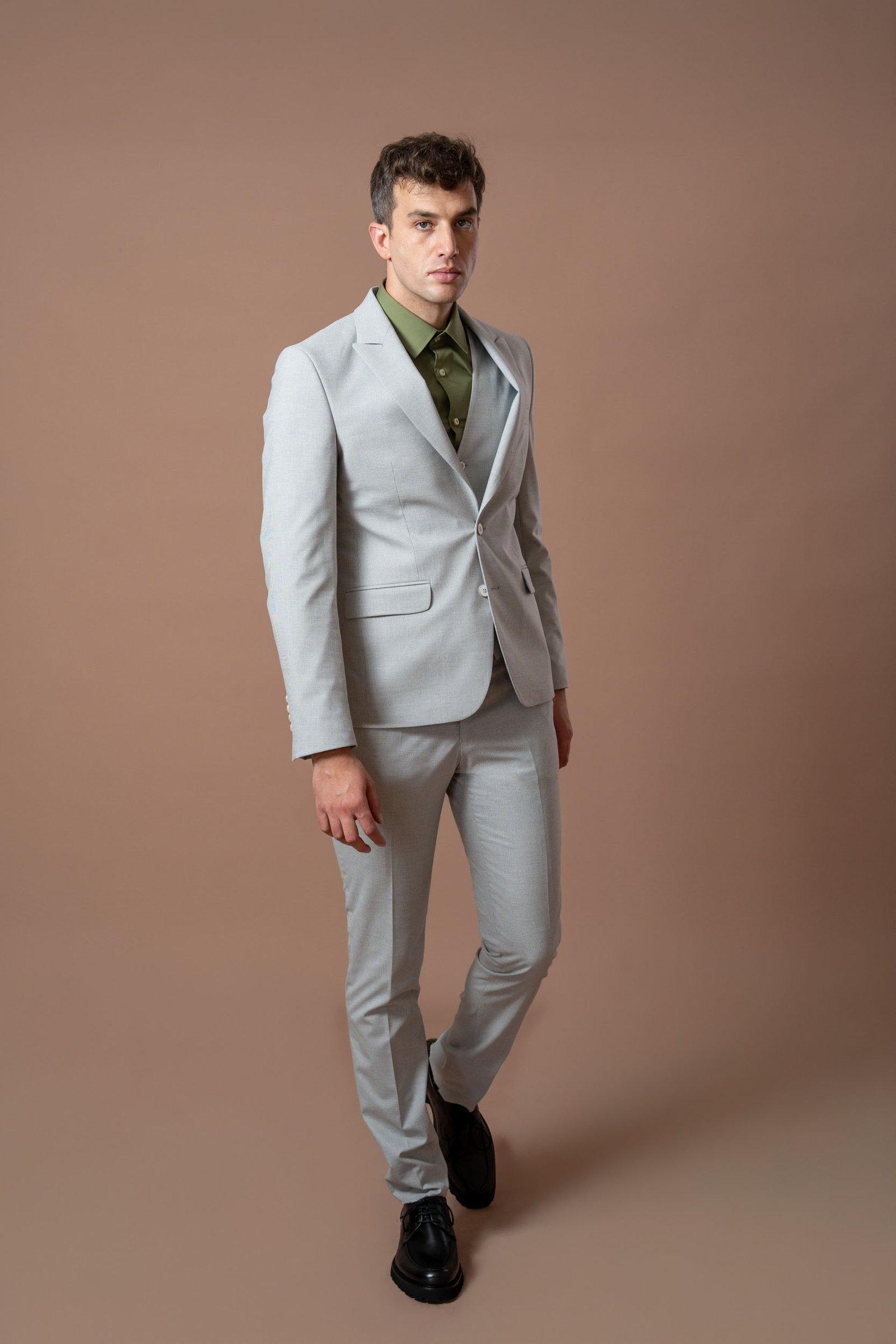 Muško svetlosivo trodelno odelo sa tamnosivim prugama (pepito) - Image 18