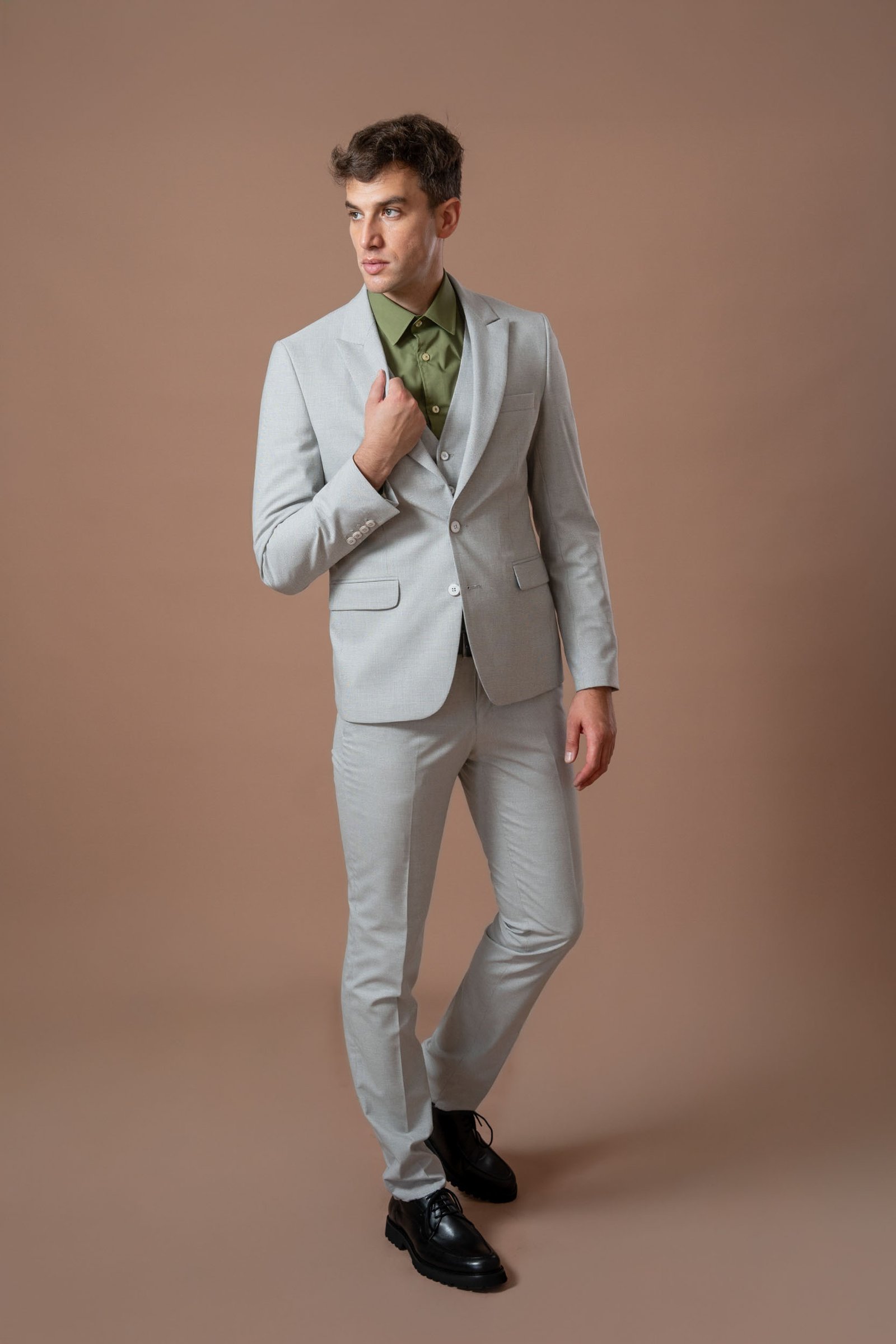 Muško svetlosivo trodelno odelo sa tamnosivim prugama (pepito) - Image 13