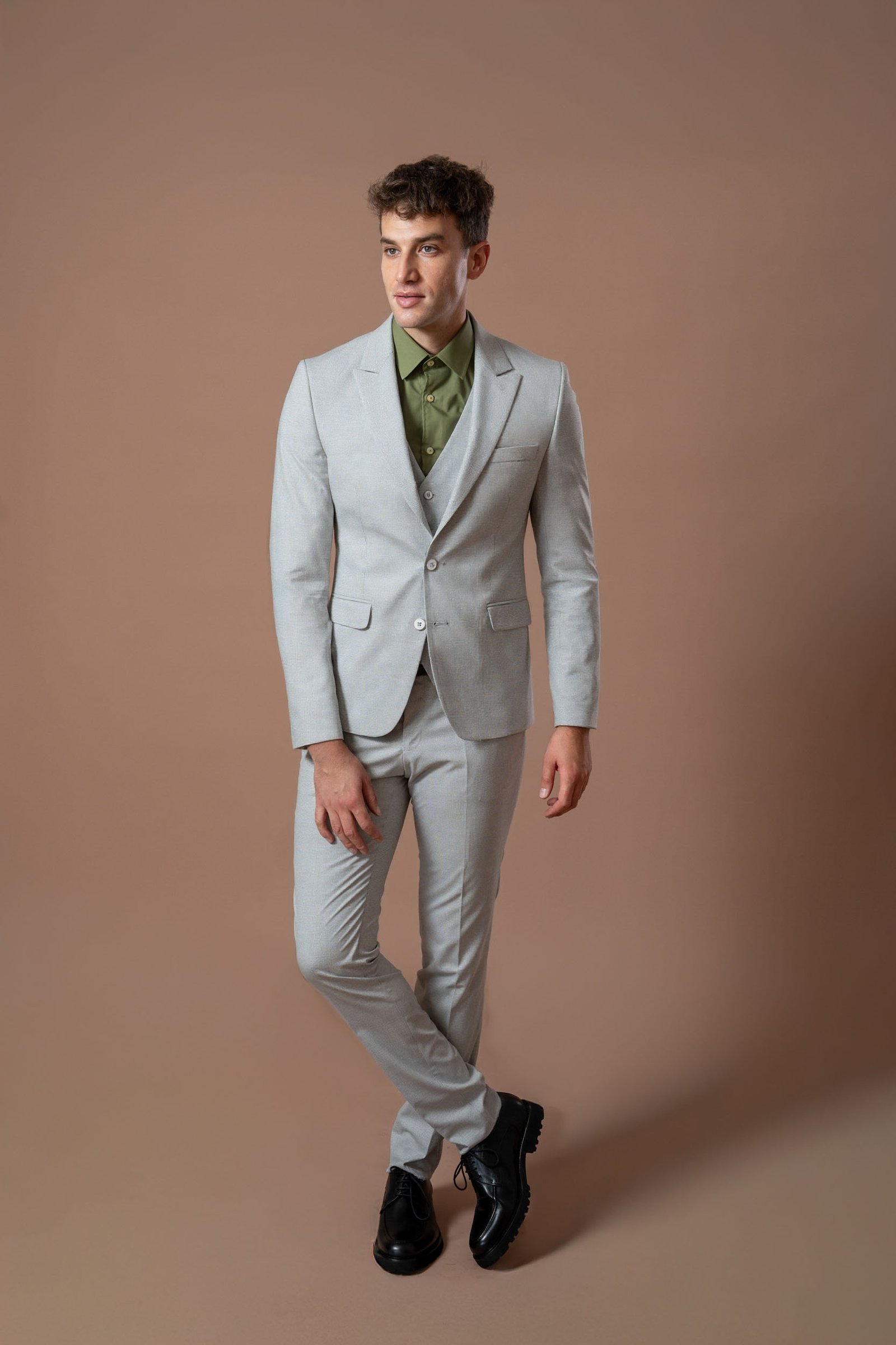 Muško svetlosivo trodelno odelo sa tamnosivim prugama (pepito) - Image 11