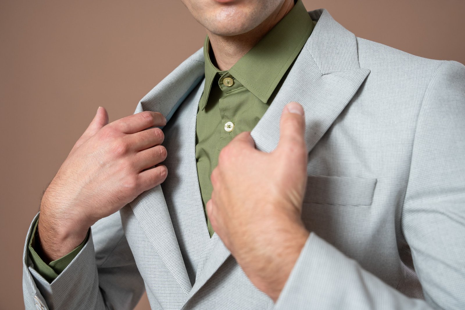 Muško svetlosivo trodelno odelo sa tamnosivim prugama (pepito) - Image 8