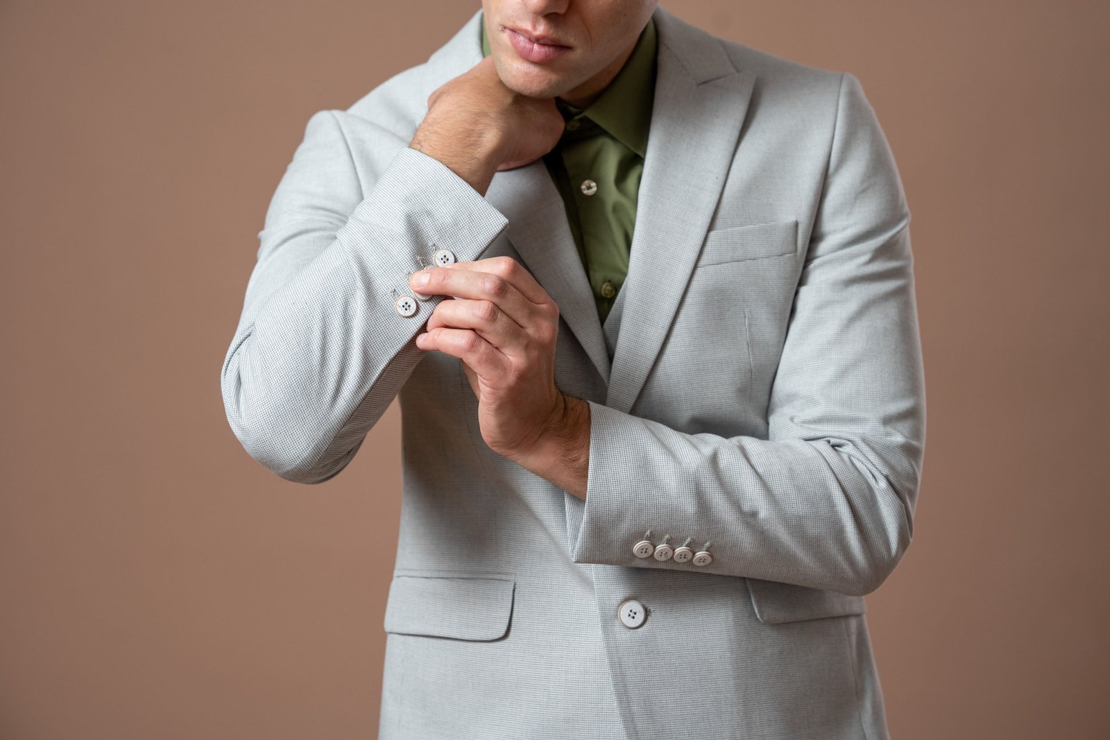 Muško svetlosivo trodelno odelo sa tamnosivim prugama (pepito) - Image 6