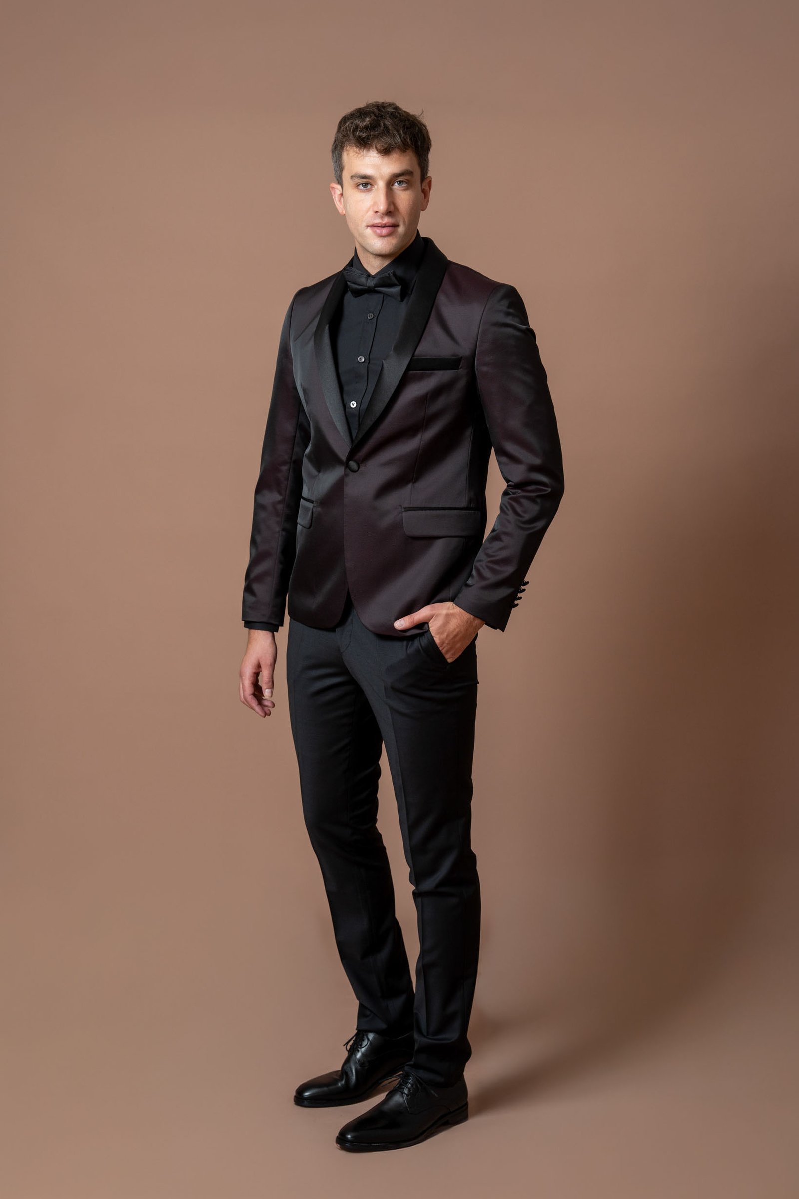 Muško bordo odelo sa crnom satenskom šal kragnom - Image 18