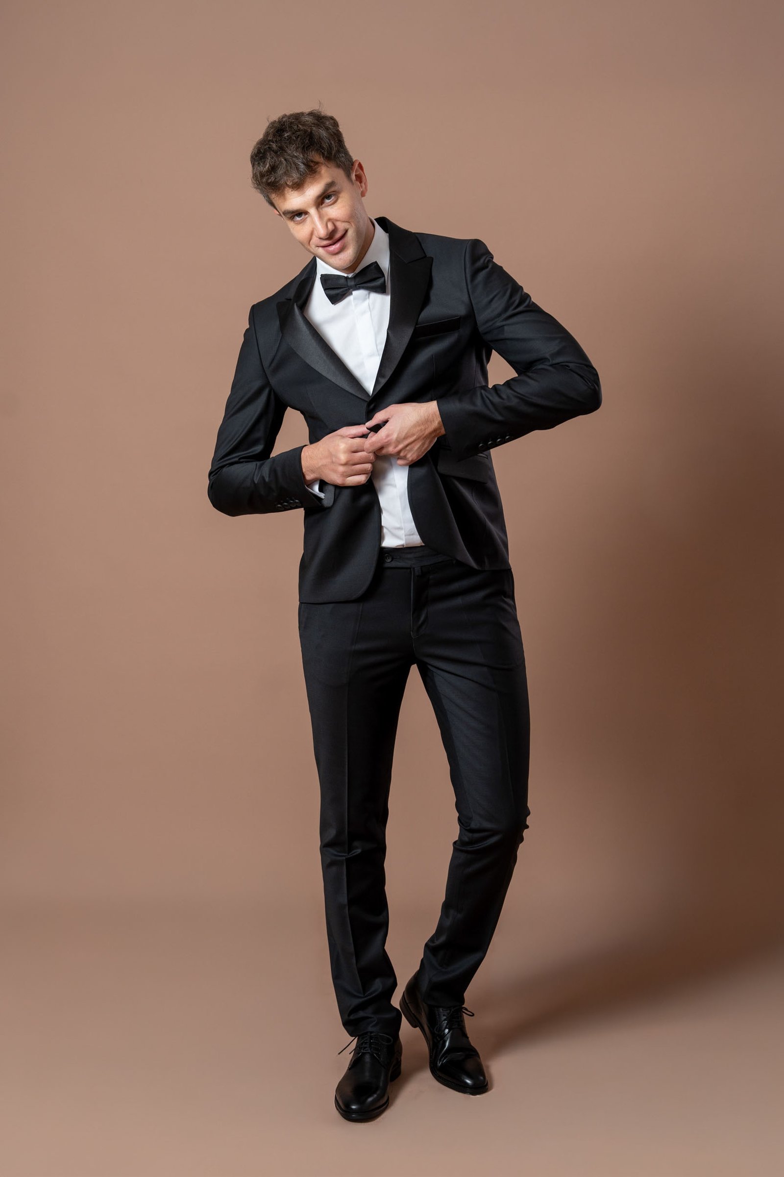 Crni smoking sa satenskim reverima - Image 18