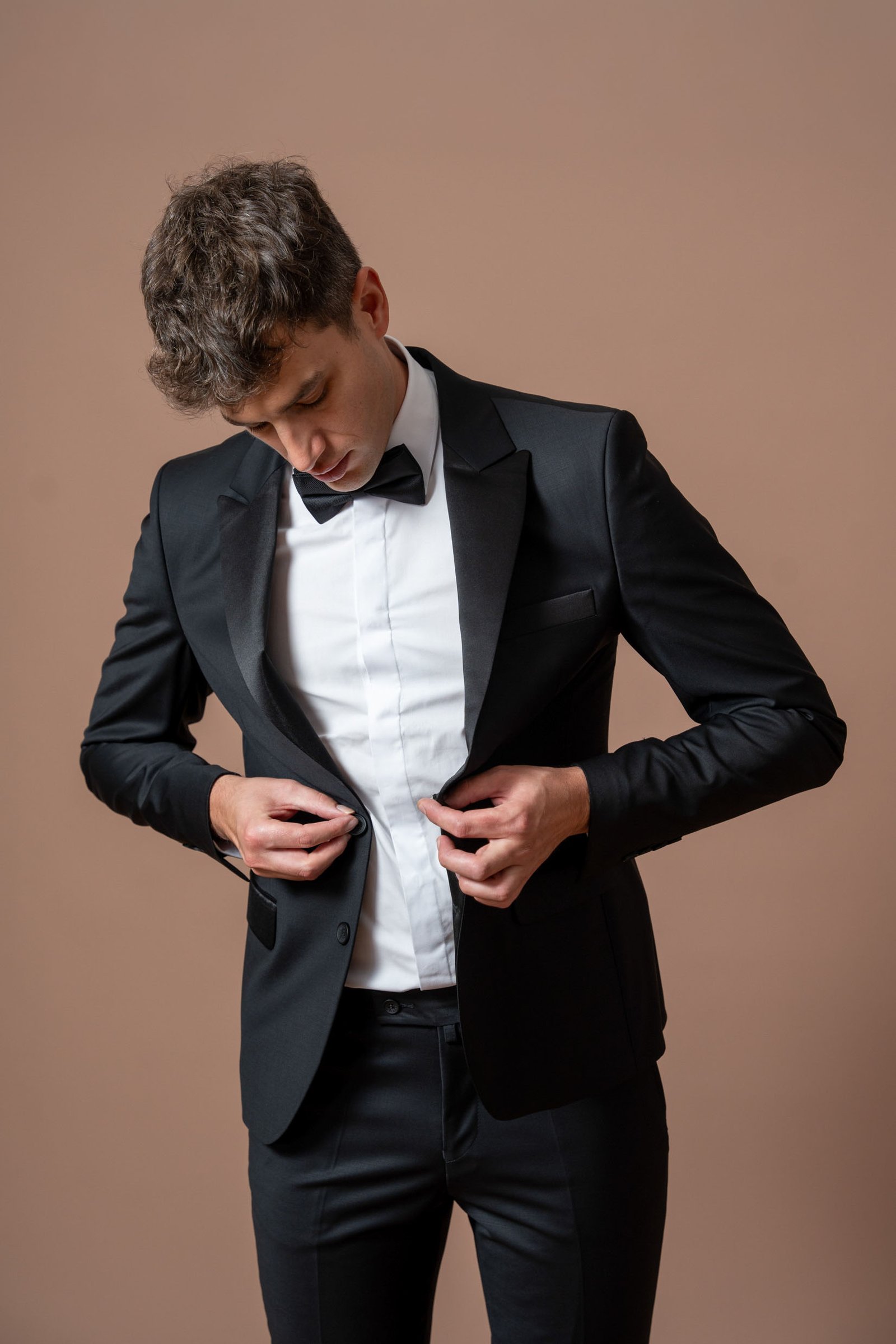 Crni smoking sa satenskim reverima - Image 20