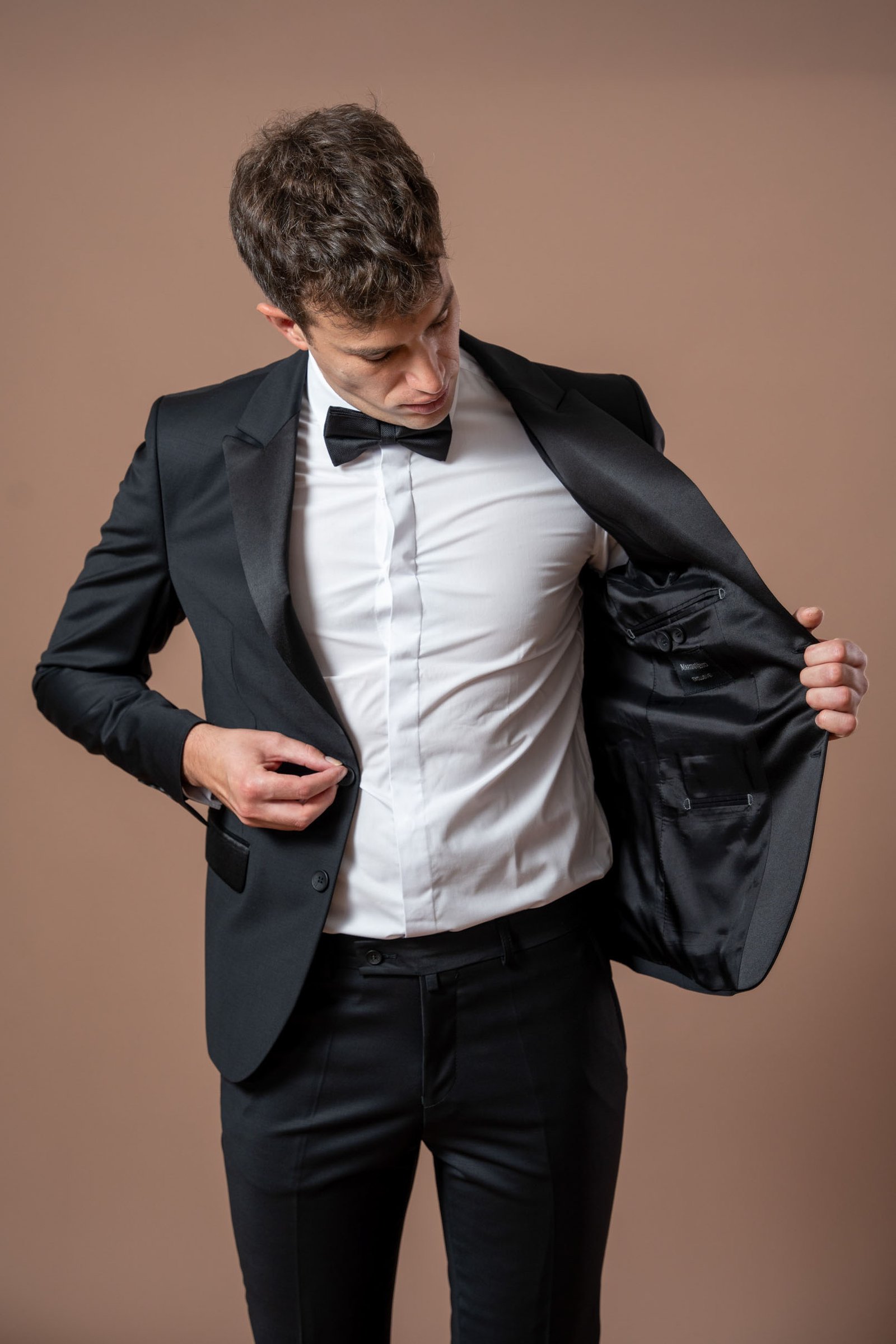Crni smoking sa satenskim reverima - Image 21