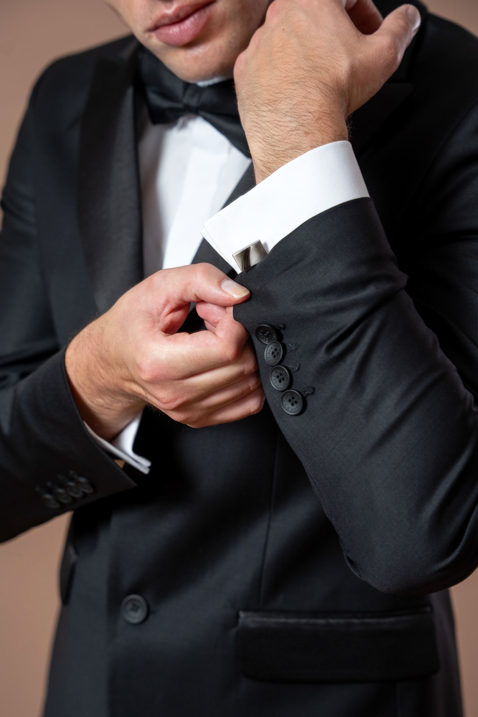 Crni smoking sa satenskim reverima - Image 2