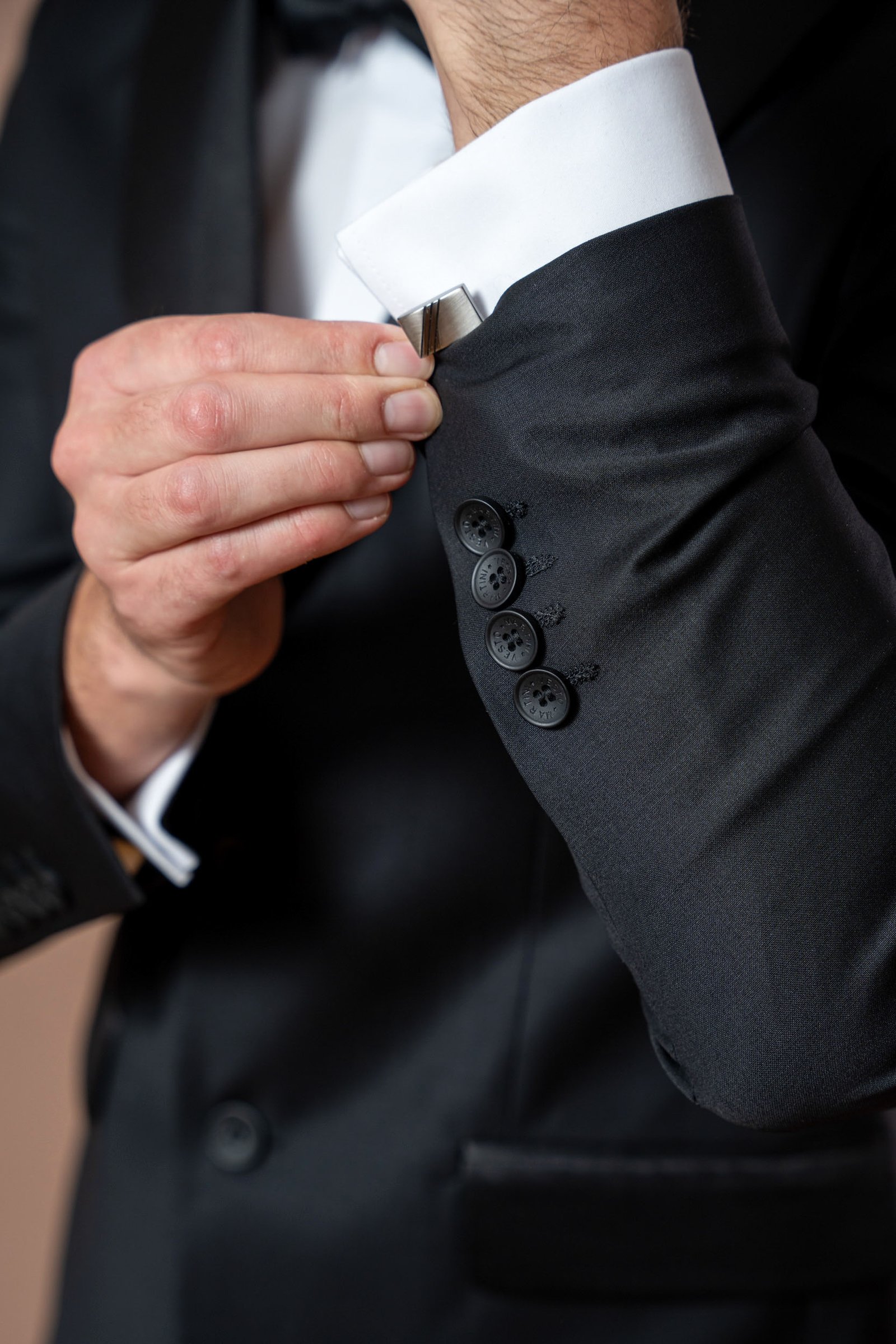 Crni smoking sa satenskim reverima - Image 3