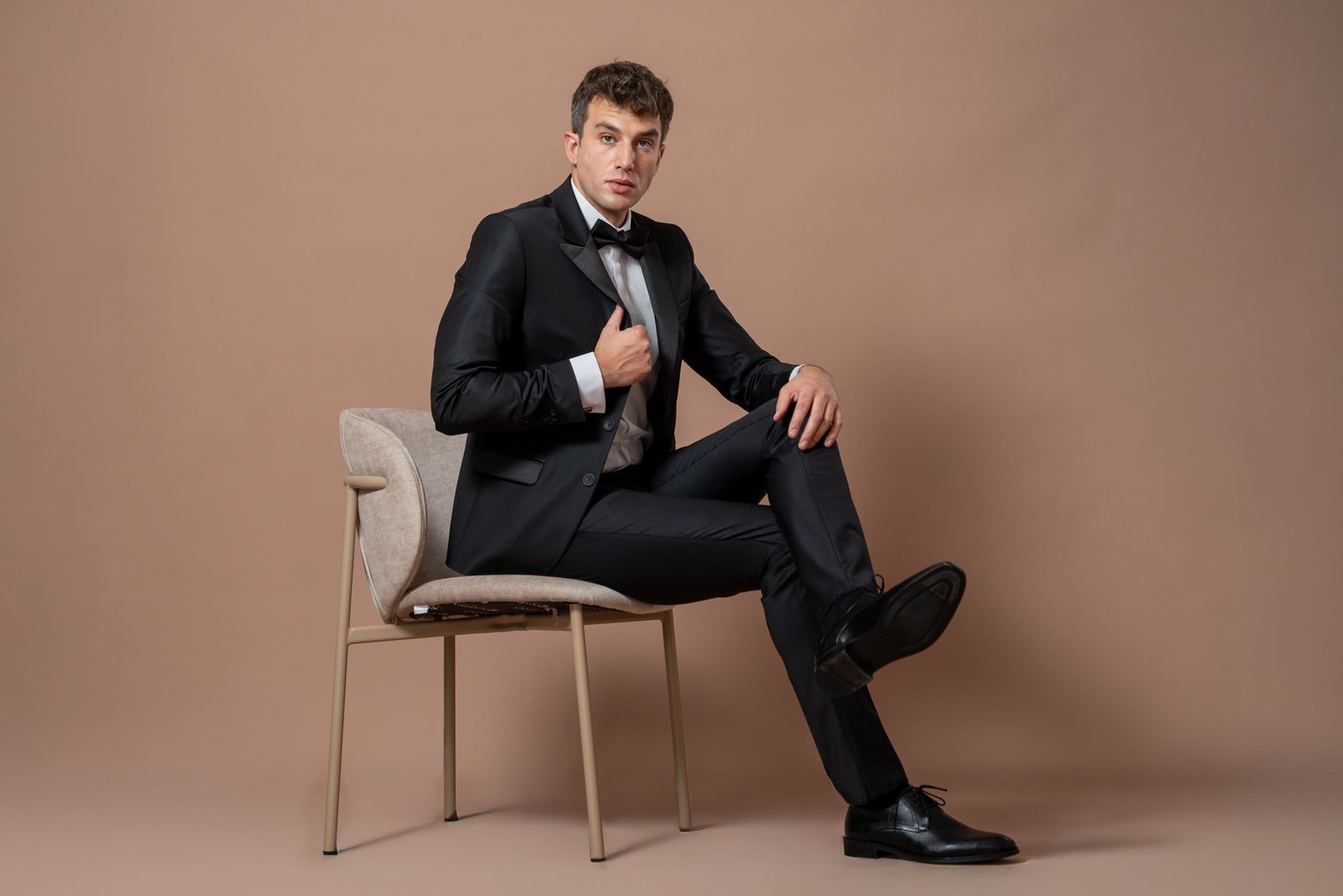 Crni smoking sa satenskim reverima - Image 6