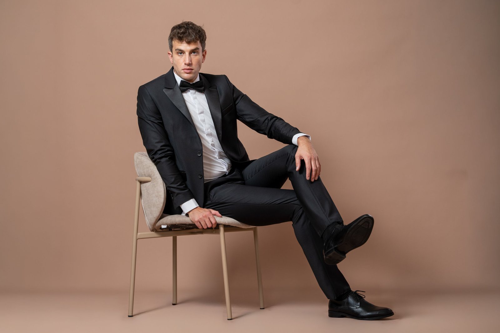 Crni smoking sa satenskim reverima - Image 7