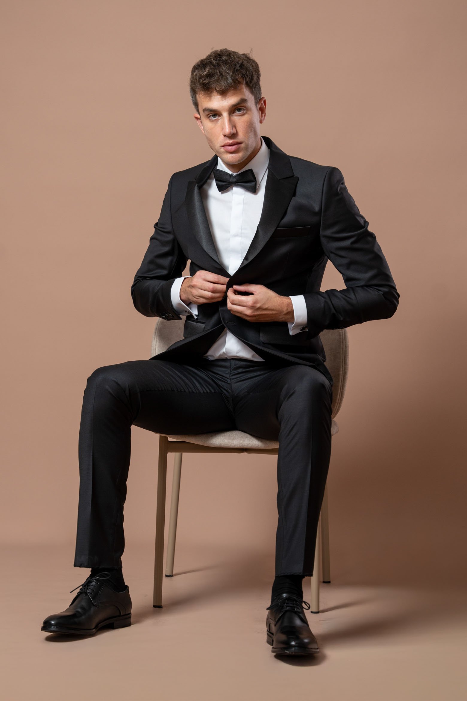 Crni smoking sa satenskim reverima - Image 8