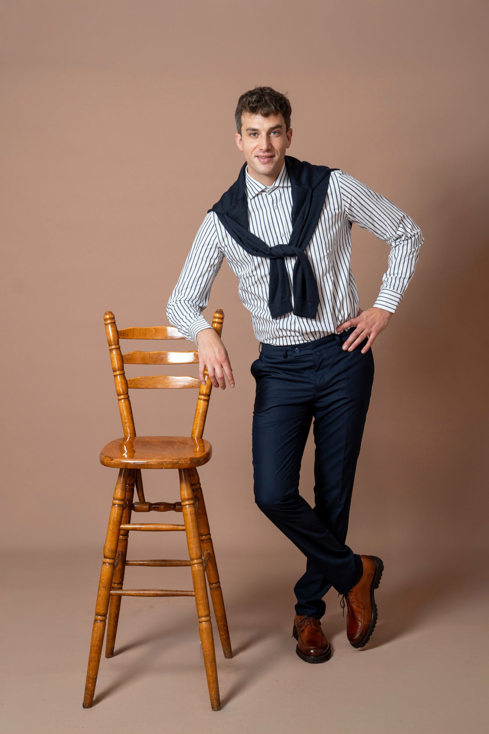 Muške teget pantalone sa užom nogavicom - Image 7