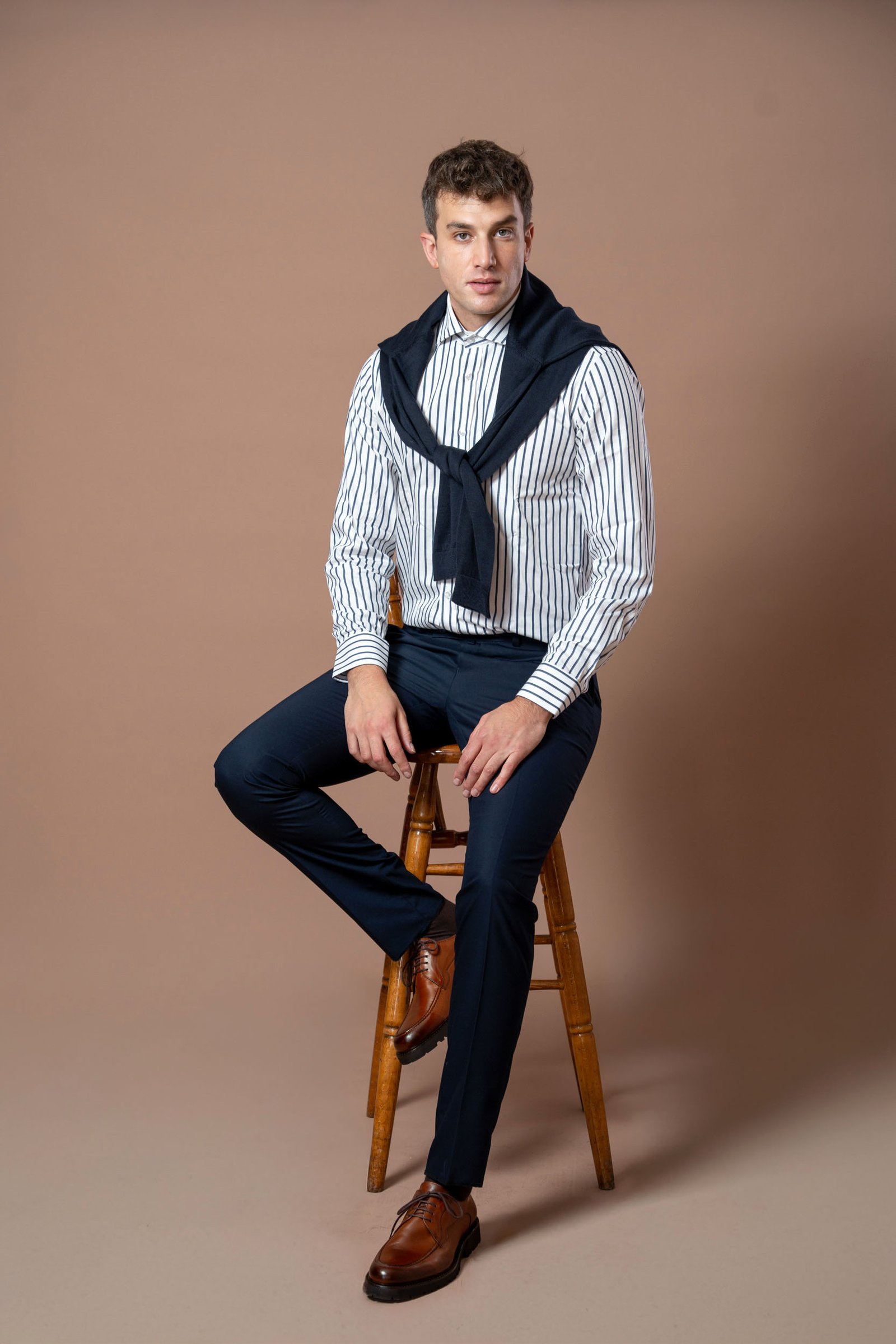 Muške teget pantalone sa užom nogavicom - Image 8