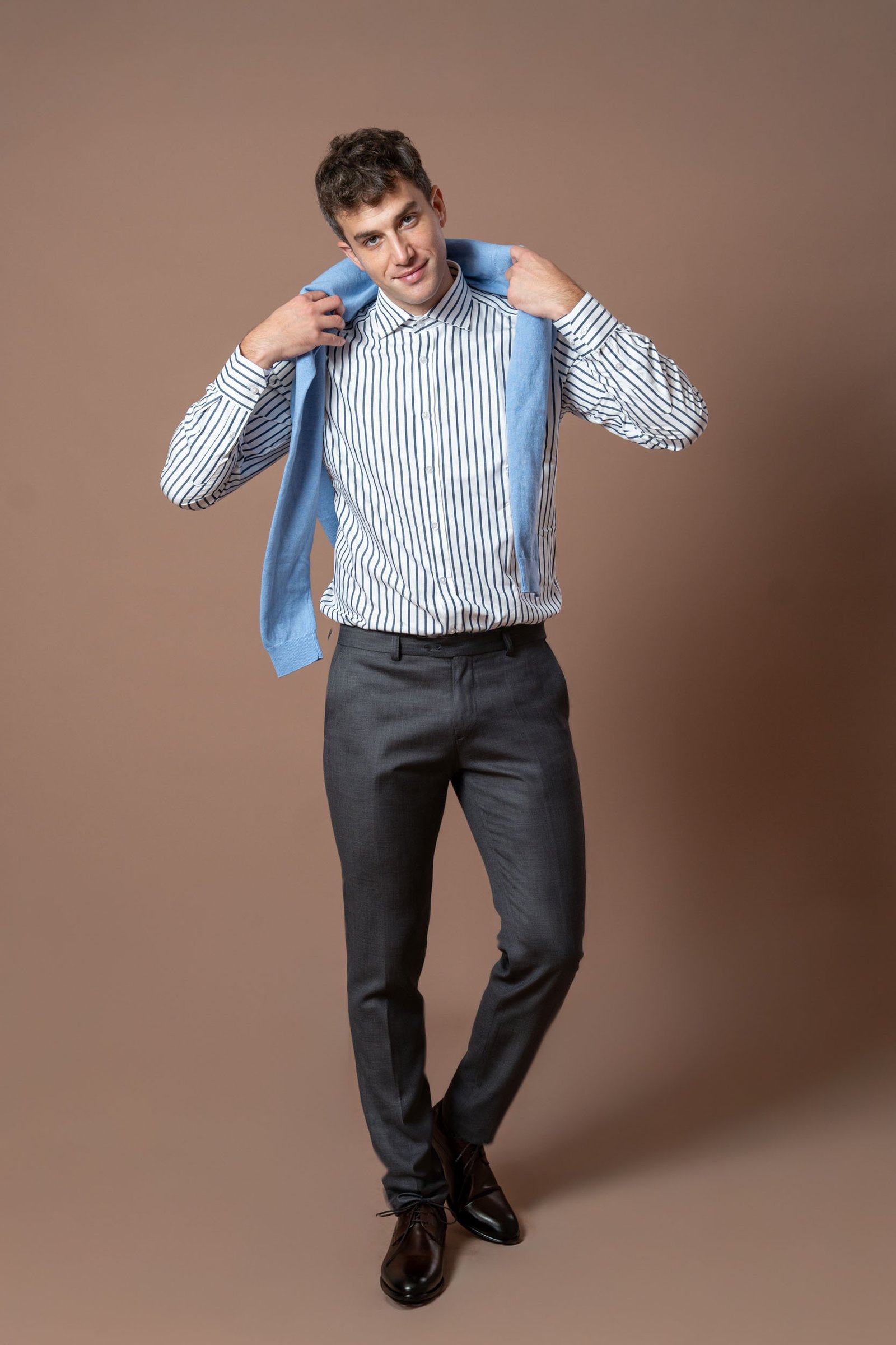 Muške tamnosive pantalone sa užom nogavicom - Image 8