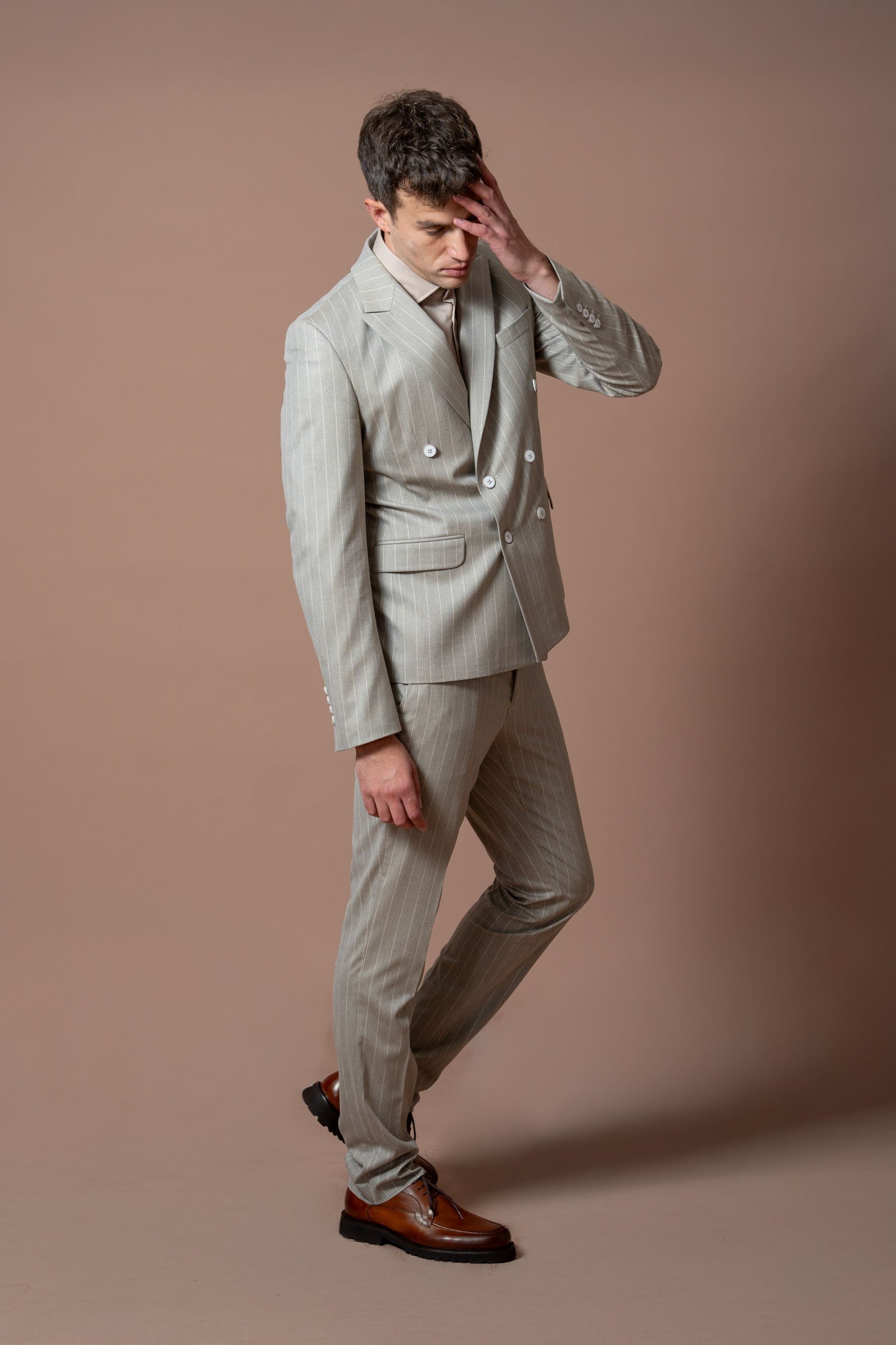 Muško bež odelo sa svetlijom bež prugom - Image 12