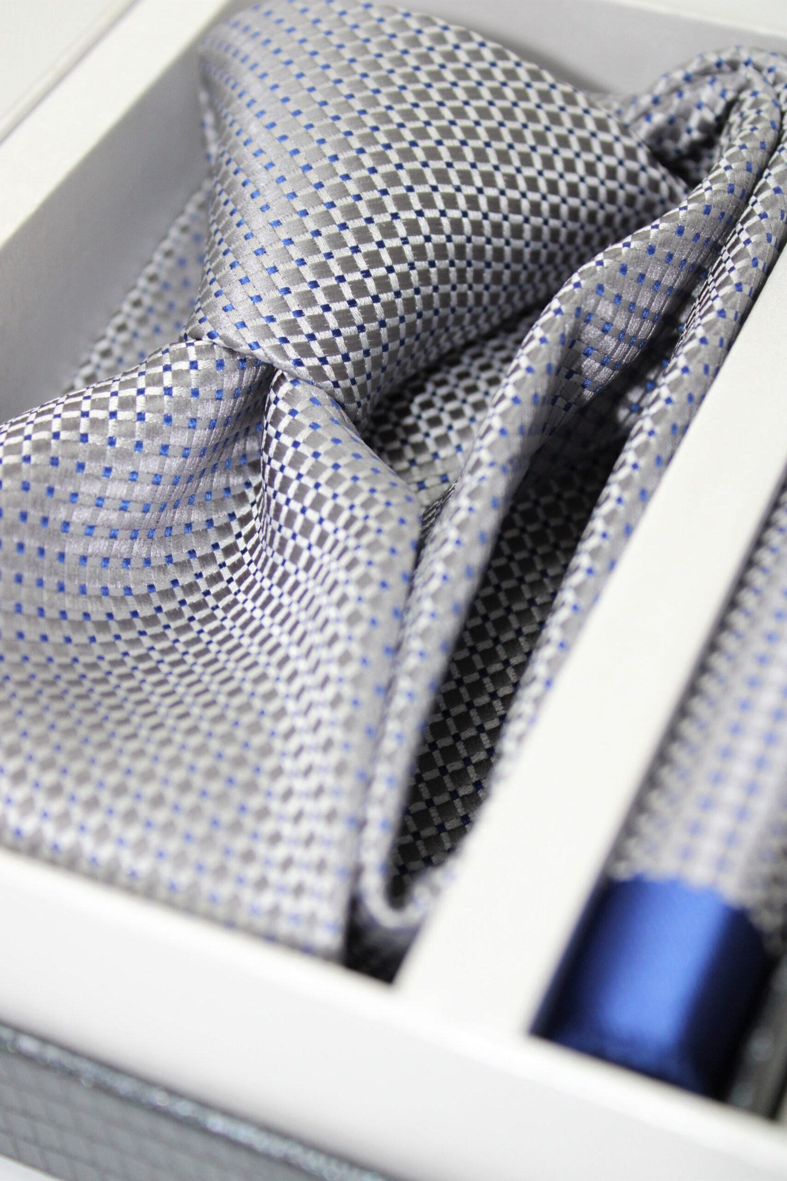 Elegantni poklon set – kravata, maramica i manžetne - Image 2