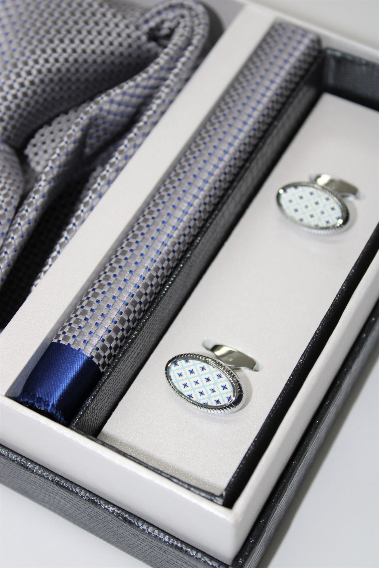Elegantni poklon set – kravata, maramica i manžetne - Image 3