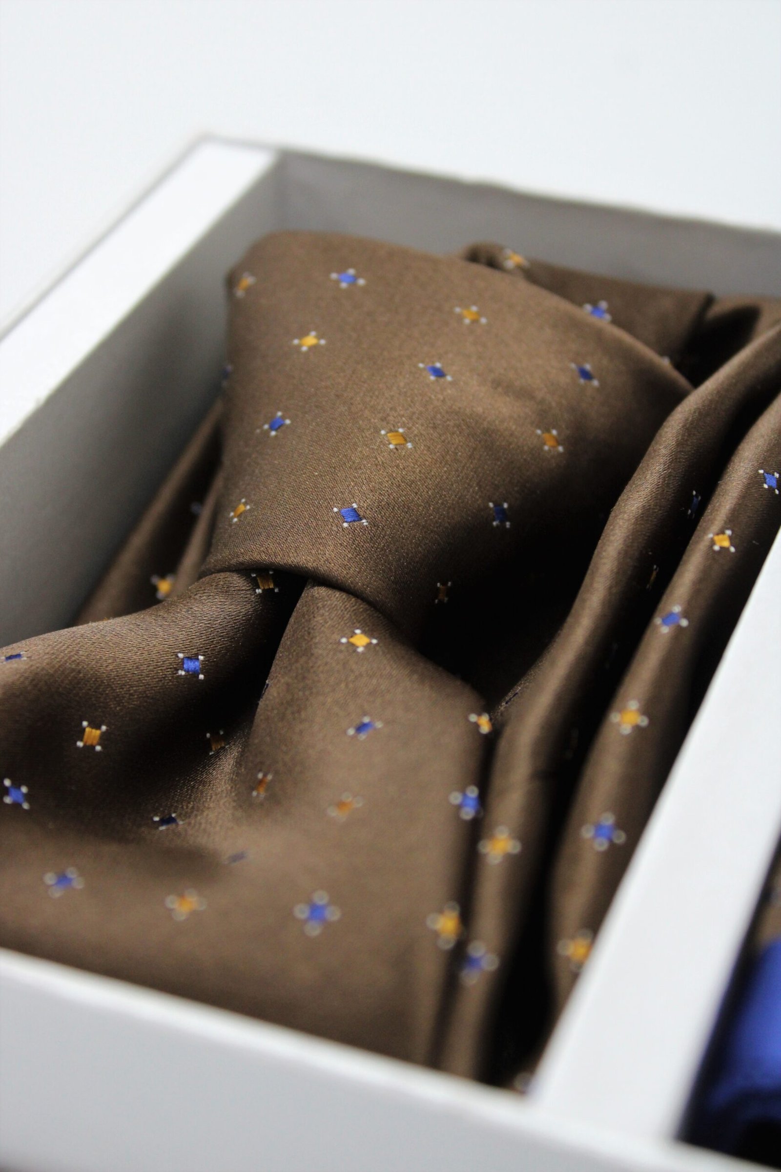 Elegantni poklon set – kravata, maramica i manžetne - Image 3