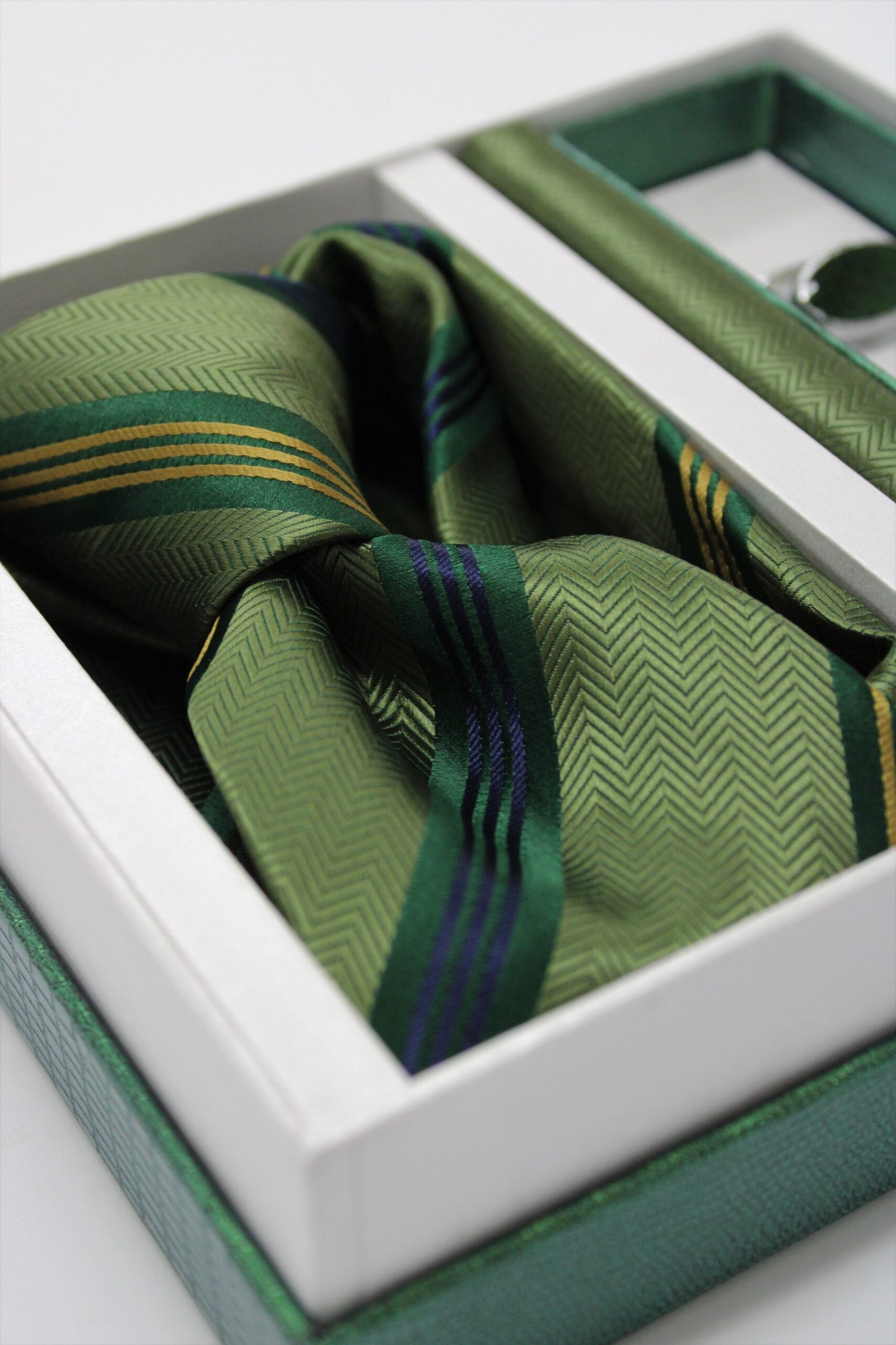 Elegantni poklon set – kravata, maramica i manžetne - Image 4