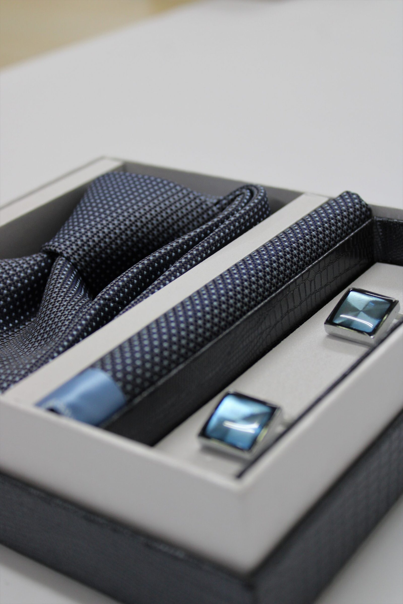 Elegantni poklon set – kravata, maramica i manžetne - Image 2