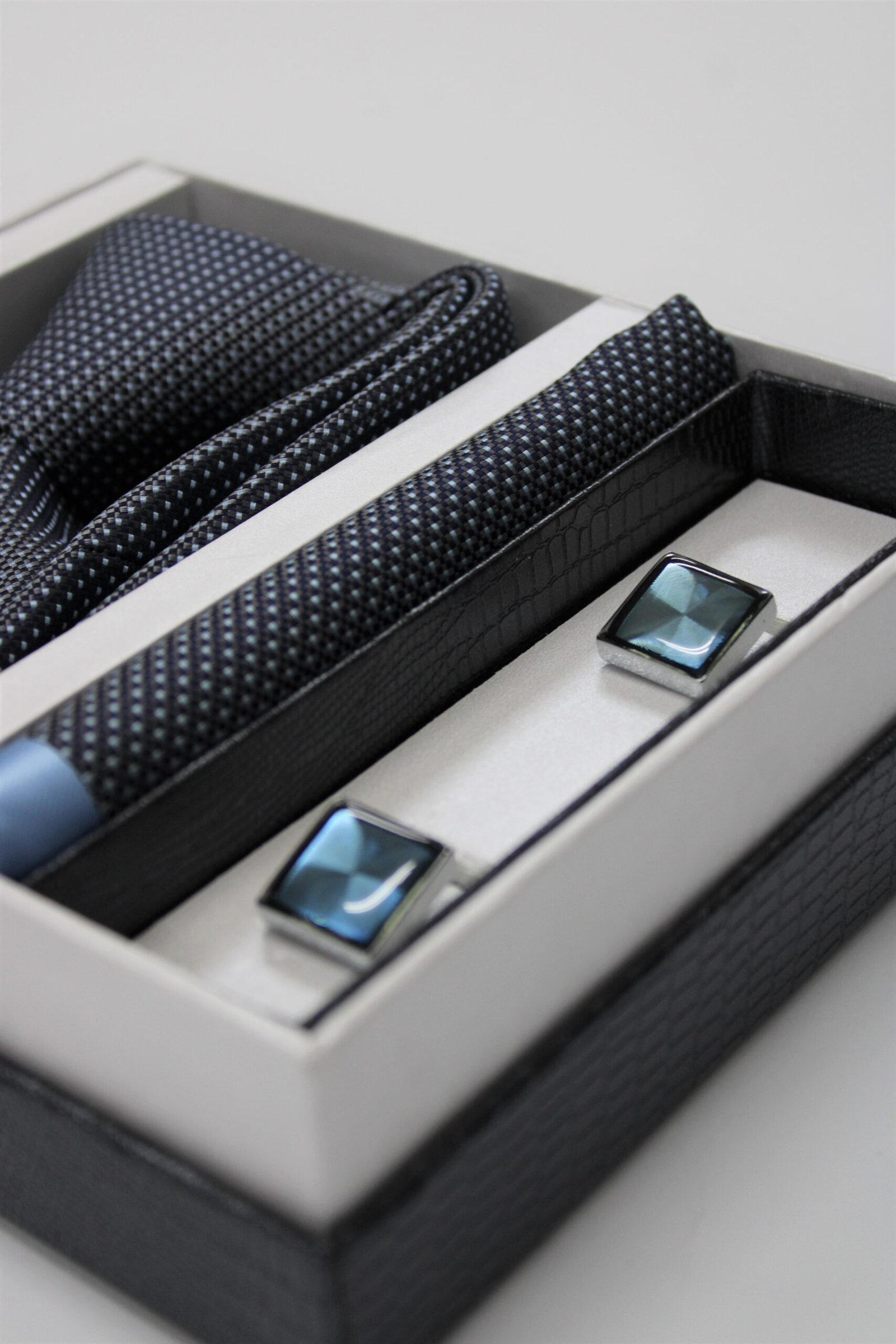 Elegantni poklon set – kravata, maramica i manžetne - Image 4