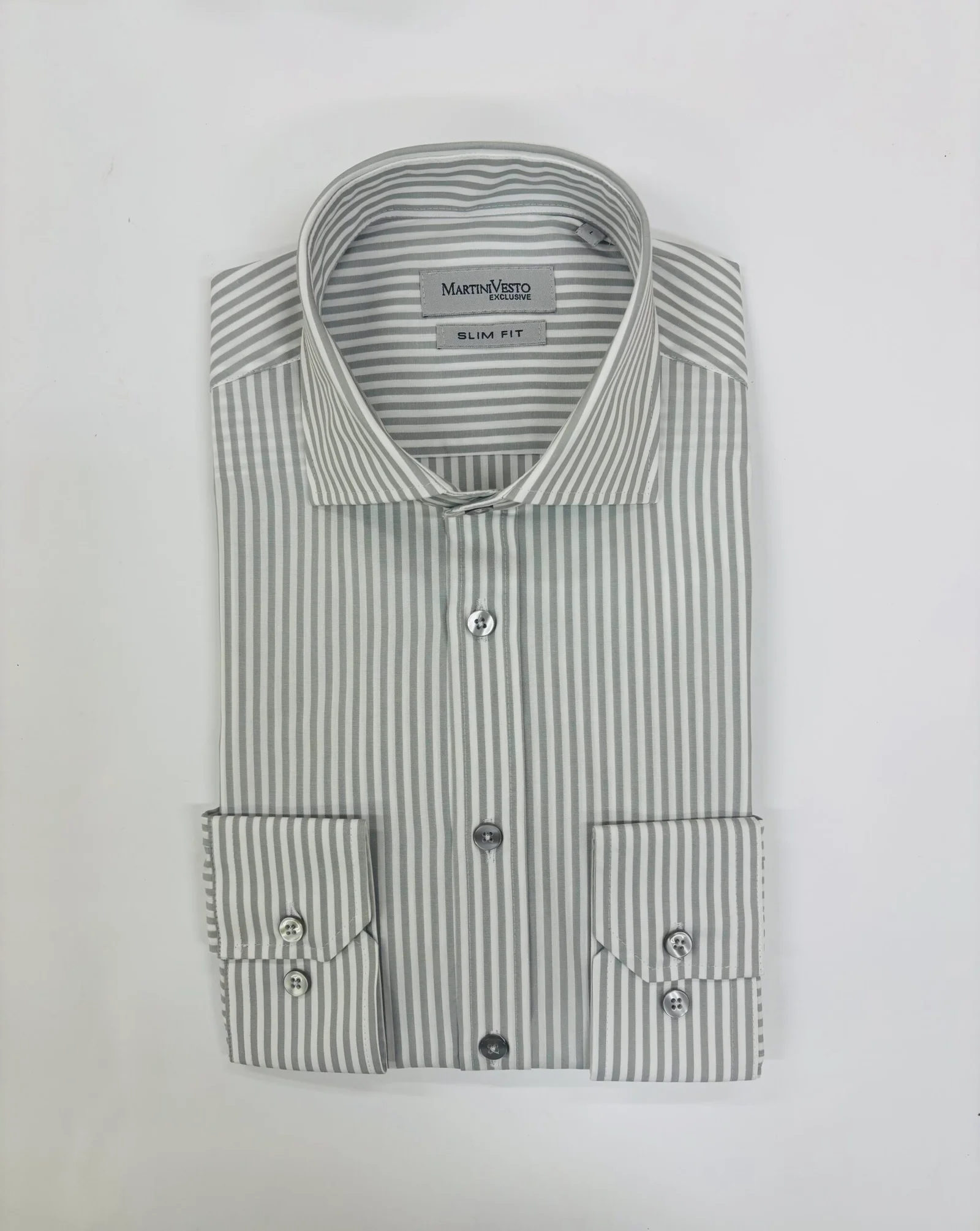 Muška košulja bela sa svetlosivim širim prugama,slim fit - Image 2