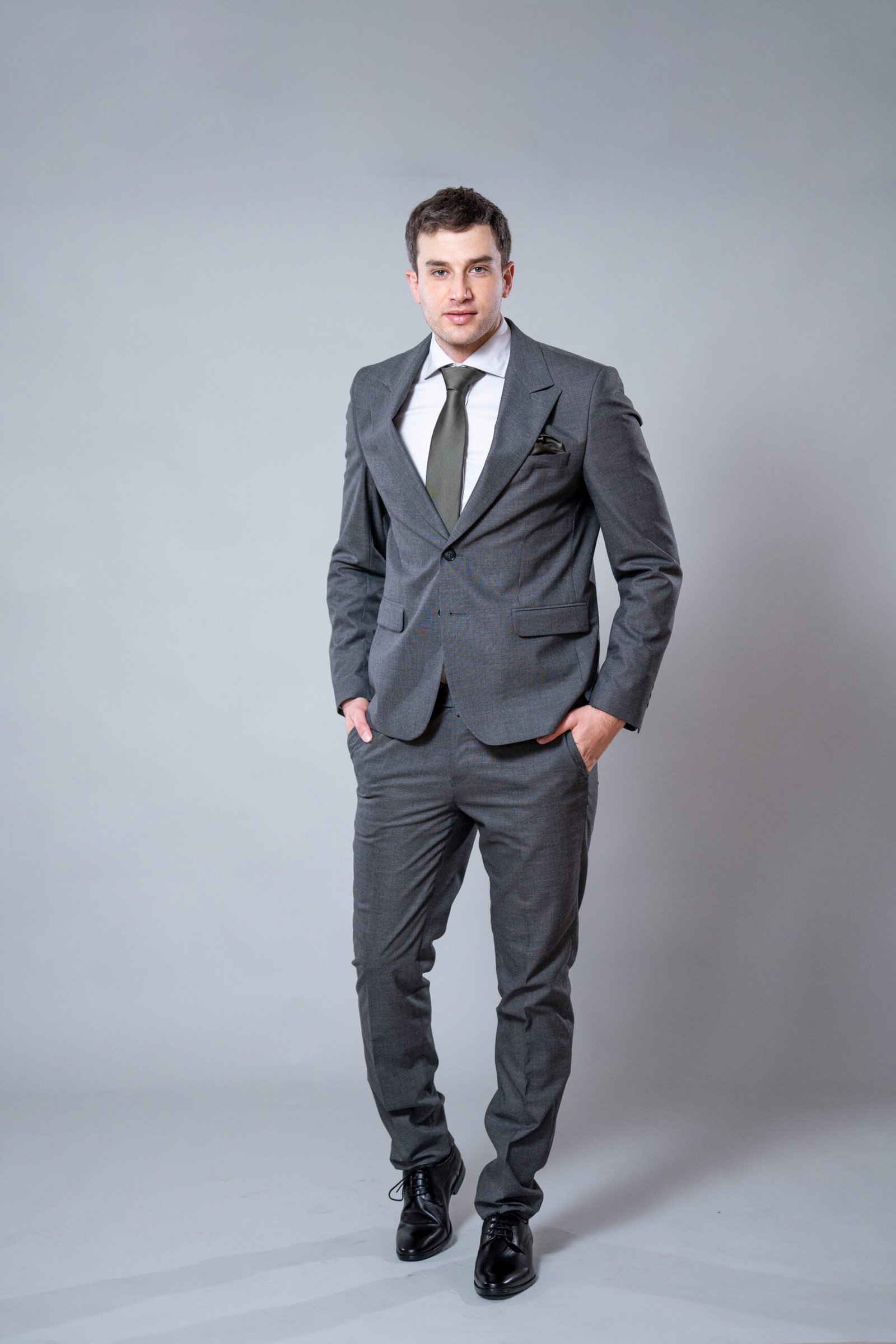 Muško sivo odelo - Image 2