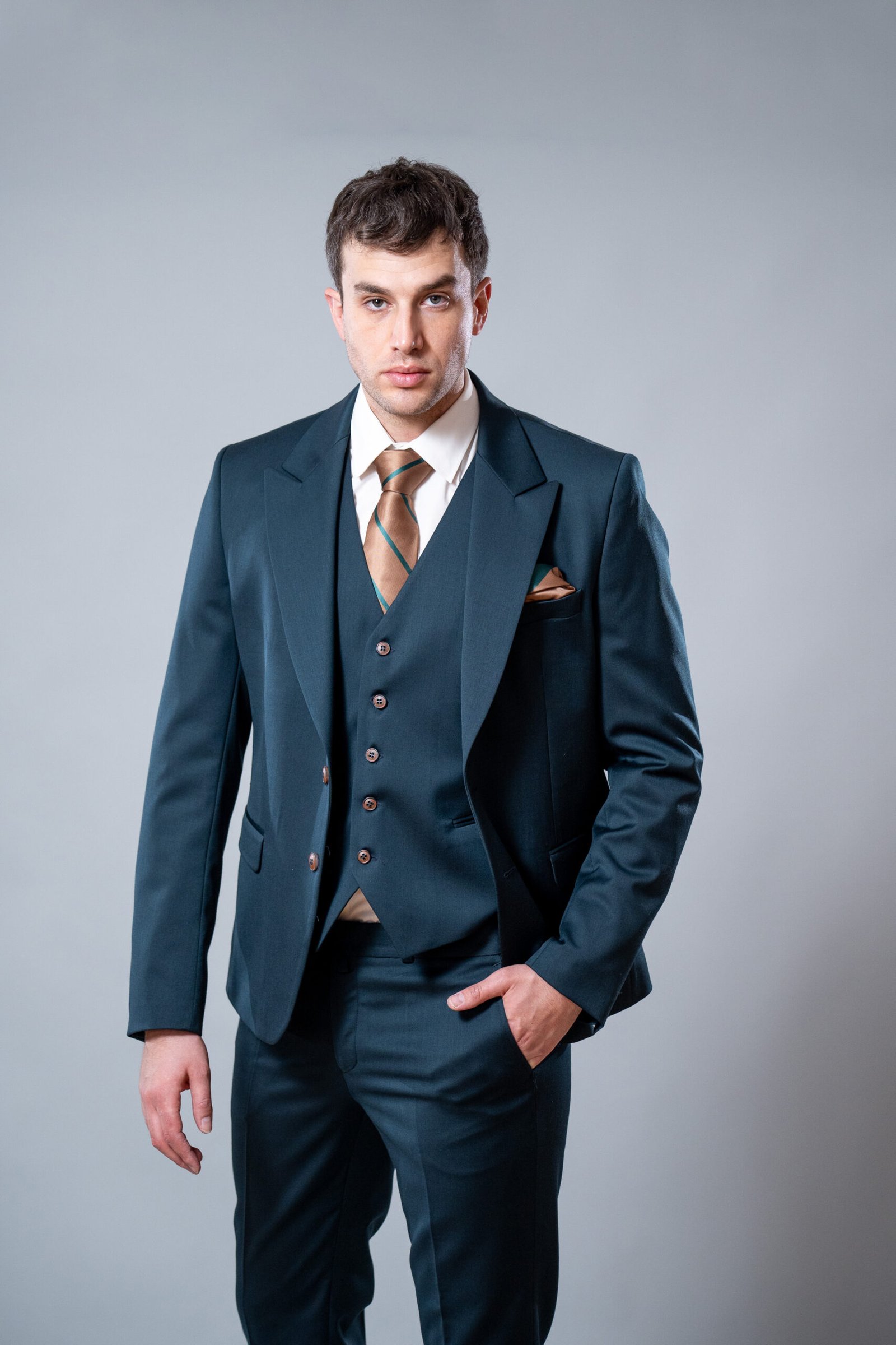 Muško zeleno odelo - Image 2