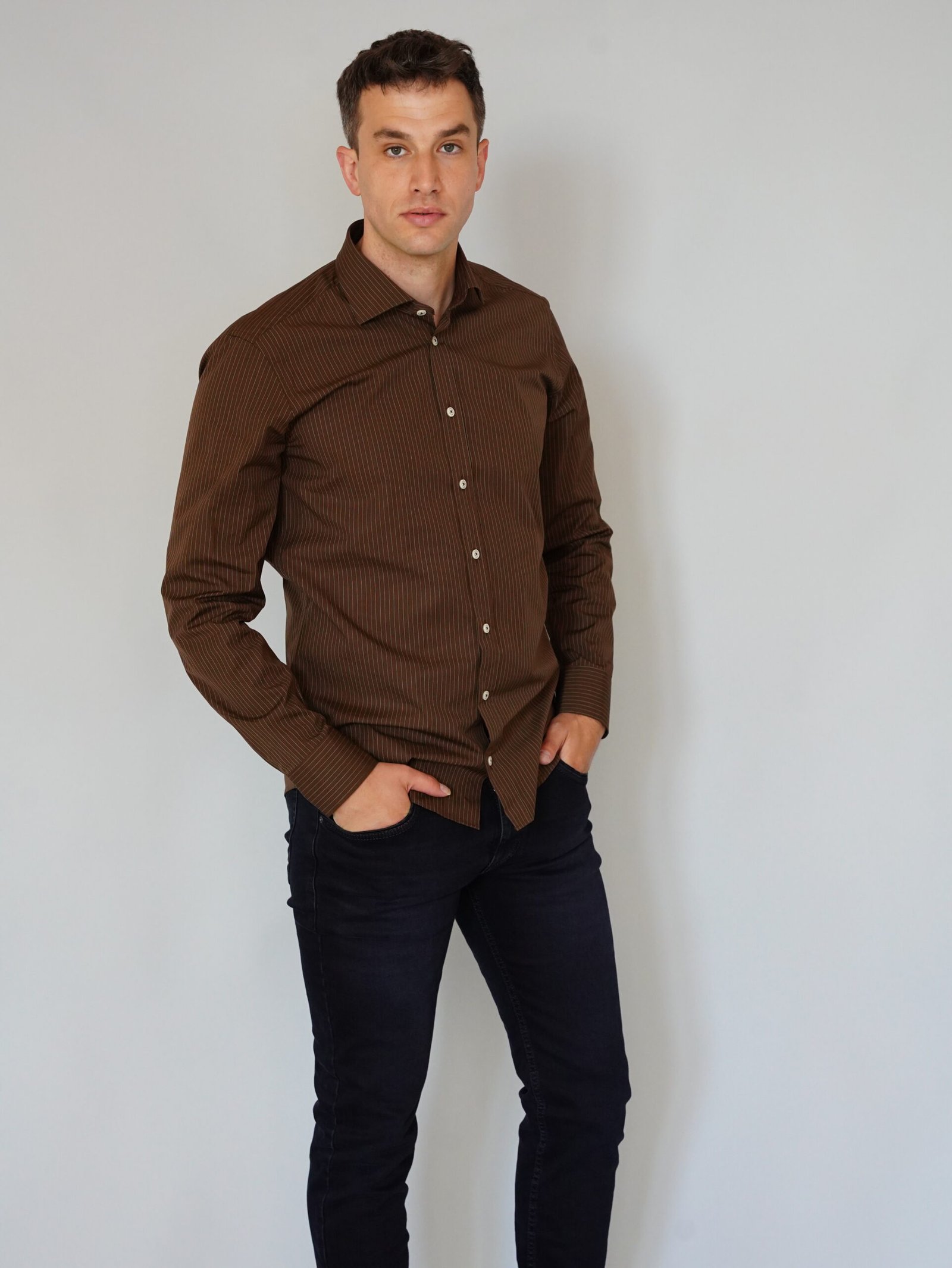 Muška košulja braon sa prugama,slim fit